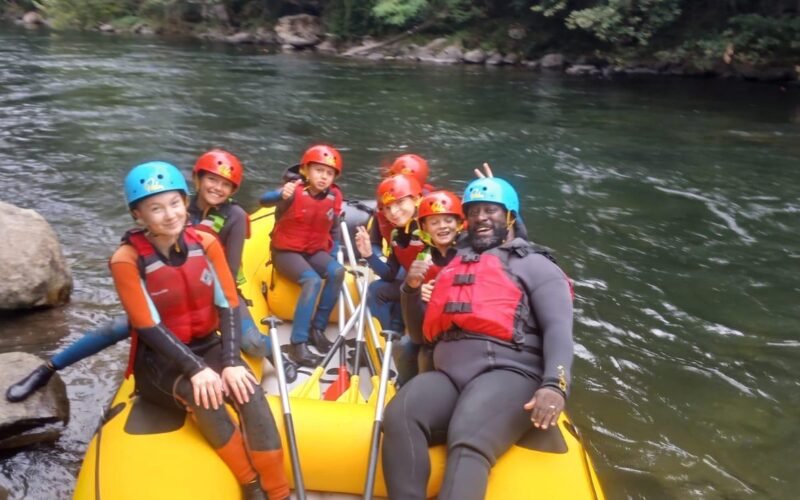 séjour nature Ariège activités sportives jeunes Ariège vacances aventure Occitanie canyoning rafting Ariège