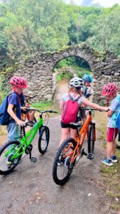 séjour nature Ariège activités sportives jeunes Ariège vacances aventure Occitanie canyoning rafting Ariège