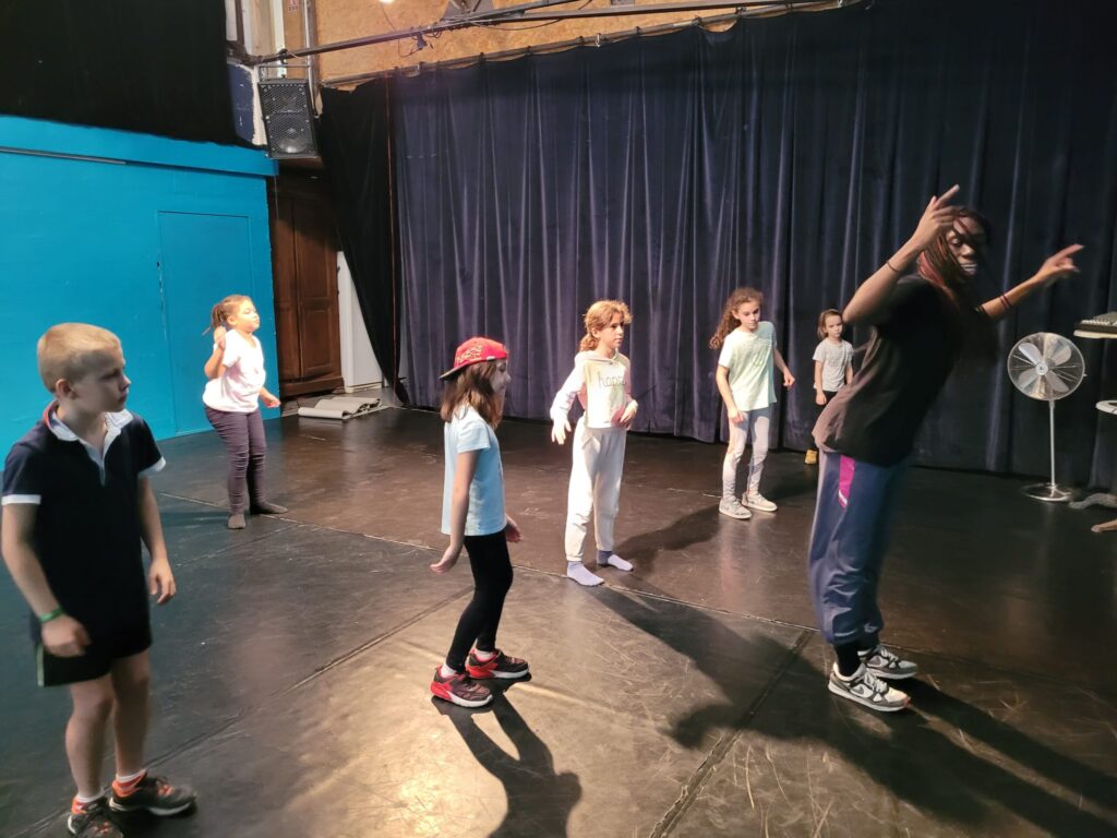 séjour arts urbains à Toulouse ateliers hip-hop jeunes Toulouse séjour street art Occitanie stage créatif adolescents Toulouse cultures urbaines jeunes
